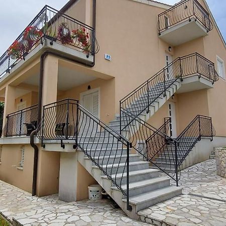 Apartmani Tomislav 克尔克 外观 照片