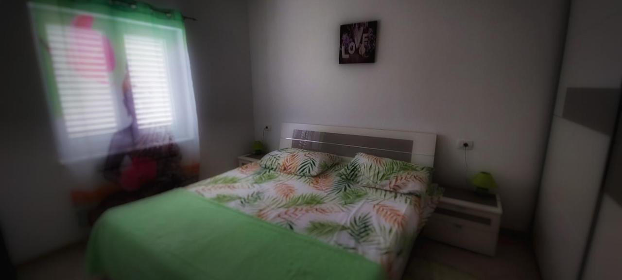 Apartmani Tomislav 克尔克 外观 照片